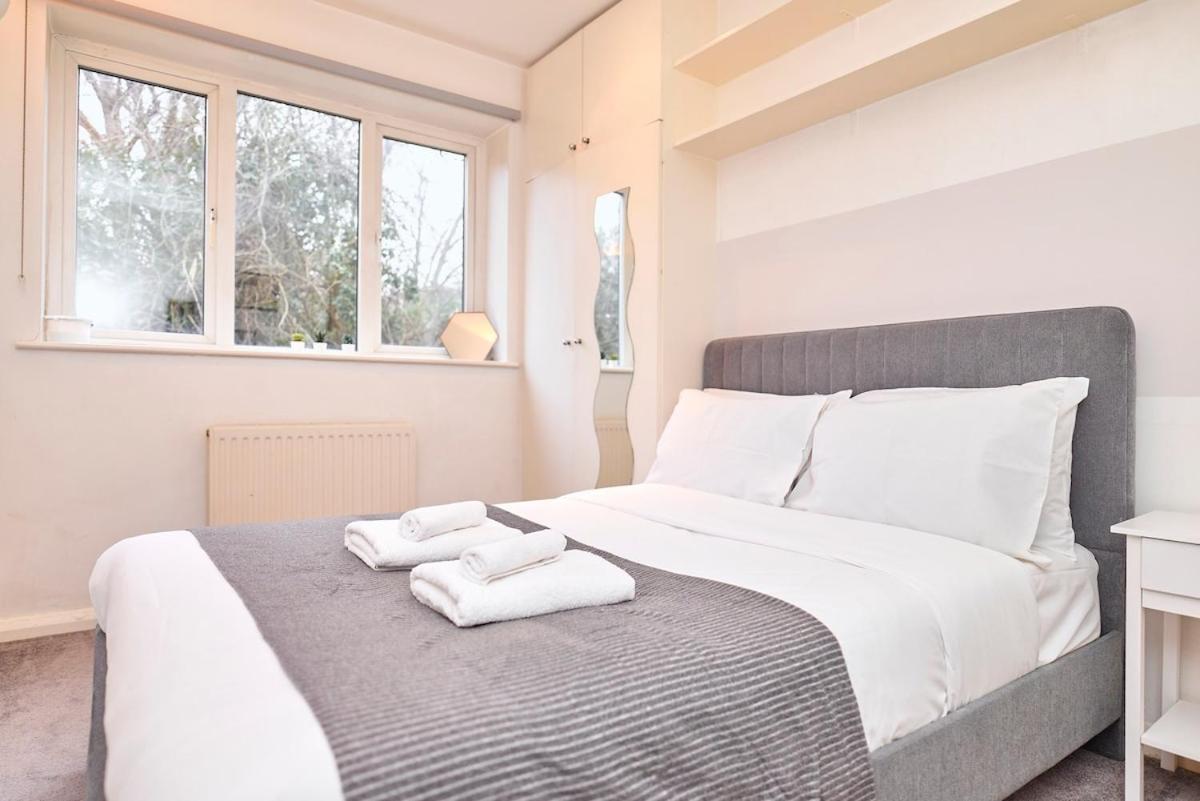 Appartamento 3 Bed With Parking In Maida Vale Londra