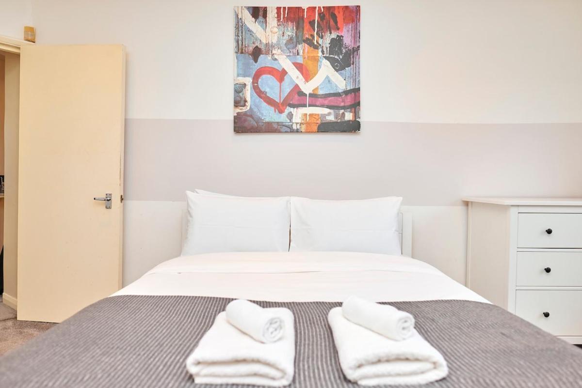 3 Bed With Parking In Maida Vale