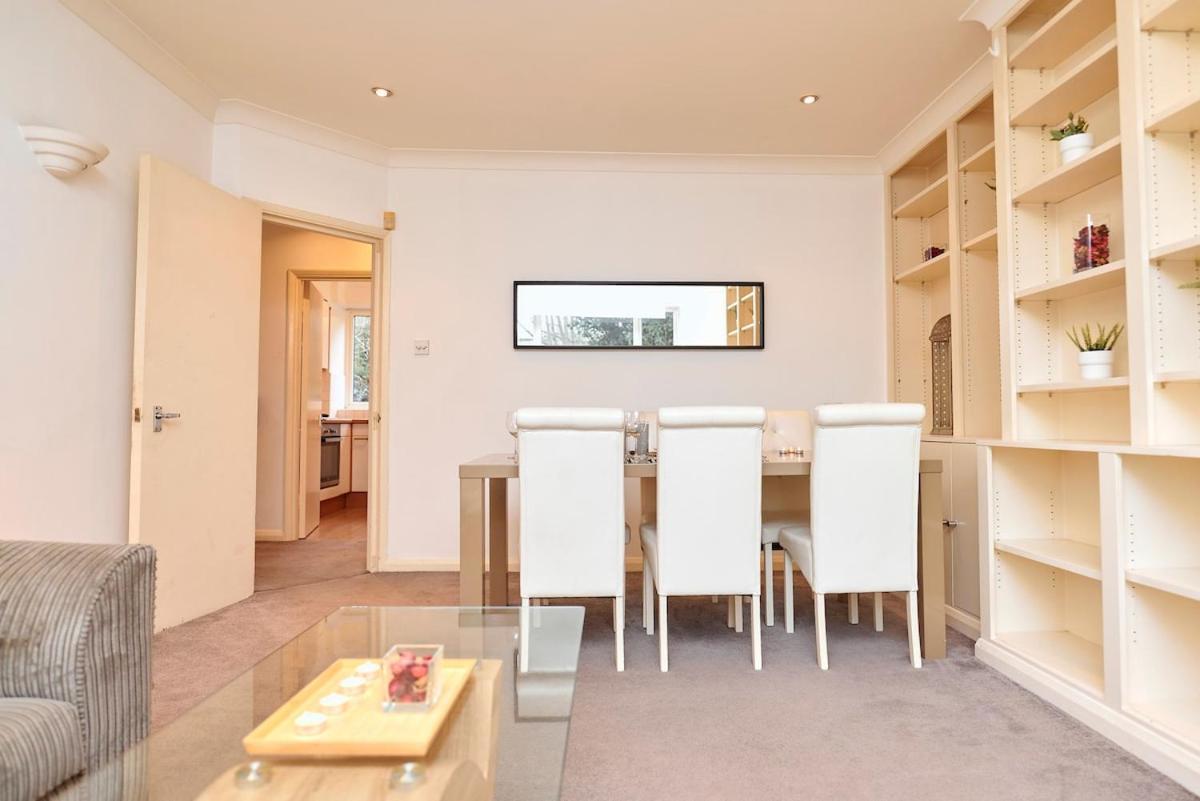 3 Bed With Parking In Maida Vale *